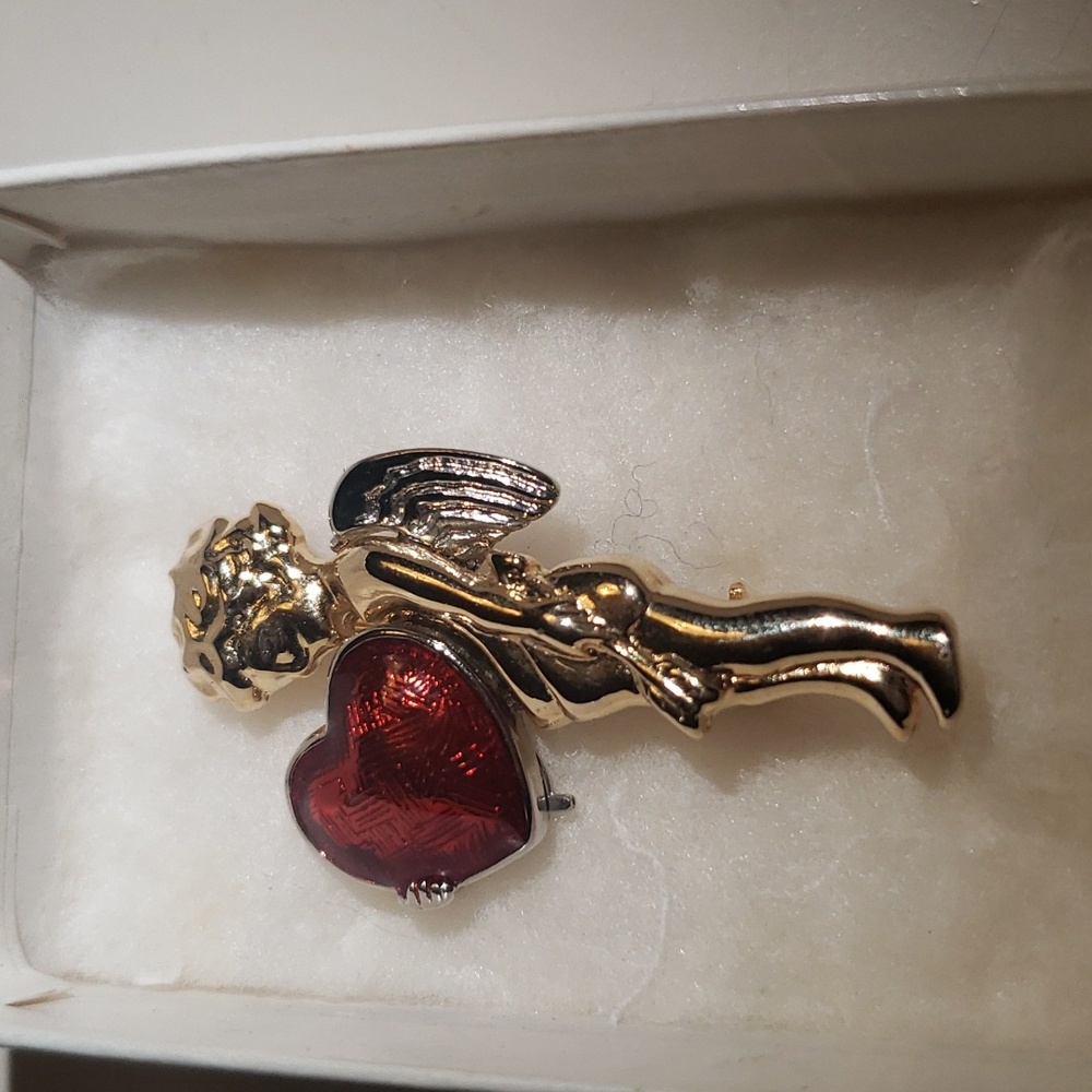$5 Sale! Angel Holding Heart (Opens to say "Be Mine") Pin